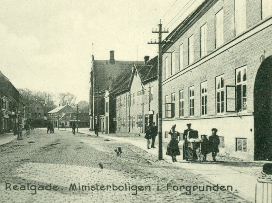 Til højre ses Storgade 9, år 1922